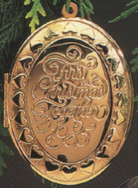 Aunt Krismas 'First Christmas Together' ornament by Ed Seale. Year: 1985 - N/A series #0. 'No Price Tag' condition.