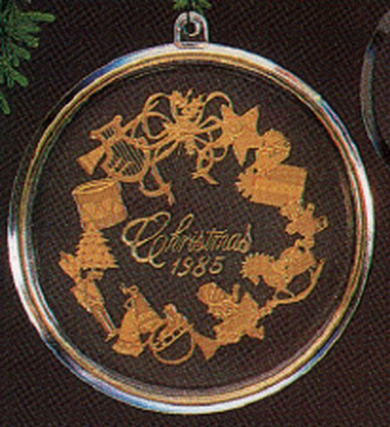 Aunt Krismas 'Old-Fashioned Wreath' ornament by Hallmark. Year: 1985 - N/A series #0. 'No Box' condition.