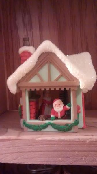 Aunt Krismas 'Mr. And Mrs. Santa ' ornament by Hallmark. Year: 1986 - N/A series #0. 'Mint In Box' condition.