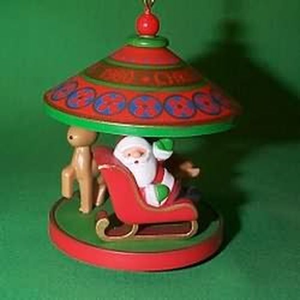 Aunt Krismas 'Merry Carrousel' ornament by Hallmark. Year: 1980 - Carrousel series #3. 'No Box' condition.