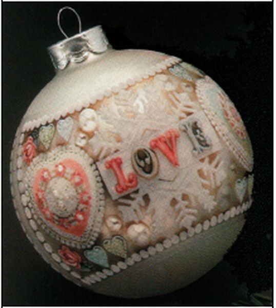 Aunt Krismas 'Christmas Love' ornament by Hallmark. Year: 1980 - N/A series #0. 'Slightly Damaged Box' condition.