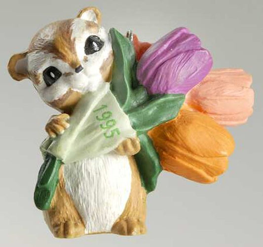 Aunt Krismas 'Chipmunk' ornament by Linda Sickman. Year: 1995 - Garden Club  series #1. 'Mint In Box' condition.