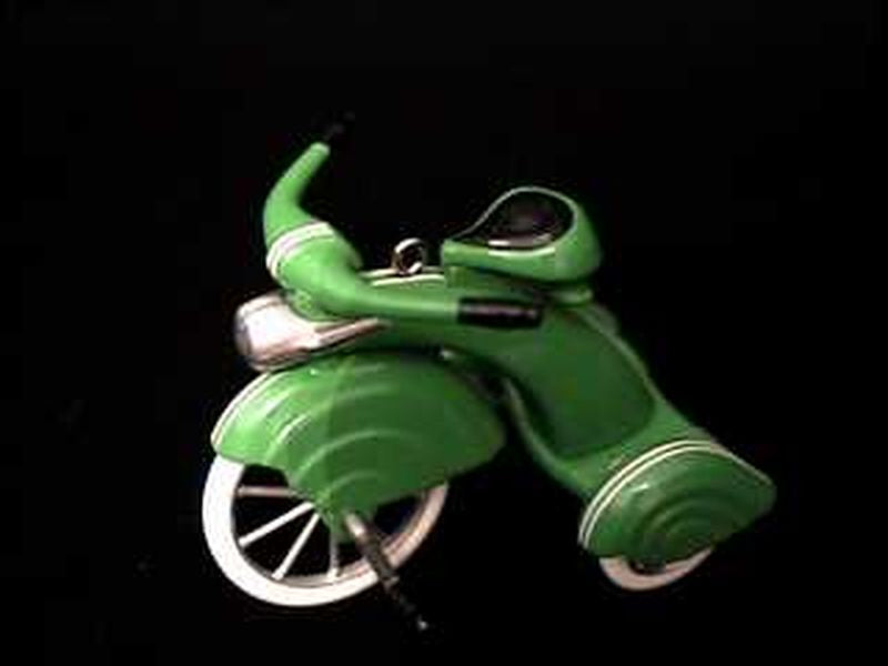 Aunt Krismas '1935 Steelcraft Velocipede' ornament by Dill Rhodus. Year: 1997 - Sidewalk Cruisers series #1. 'Mint In Box' condition.