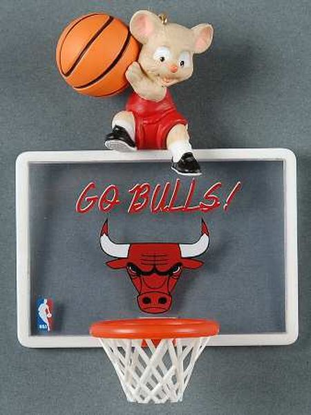Aunt Krismas 'Chicago Bulls' ornament by Bob Siedler. Year: 1998 - NBA Collection series #0. 'Mint In Box' condition.