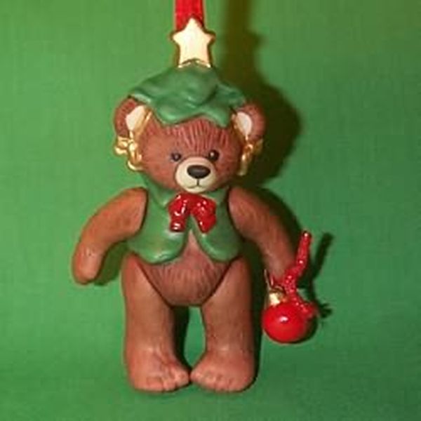 Aunt Krismas 'Gift Bearers' ornament by Sue Tague. Year: 1999 - Gift Bearers series #1. 'Mint In Box' condition.