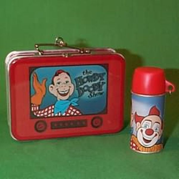 Aunt Krismas 'Howdy Doody Lunchbox' ornament by Hallmark. Year: 1999 - Lunch Box series #0. 'Mint In Box' condition.