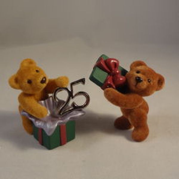 Aunt Krismas 'Anniversary Addition' ornament by Tammy Haddix. Year: 1999 - N/A series #0. 'Mint In Box' condition.