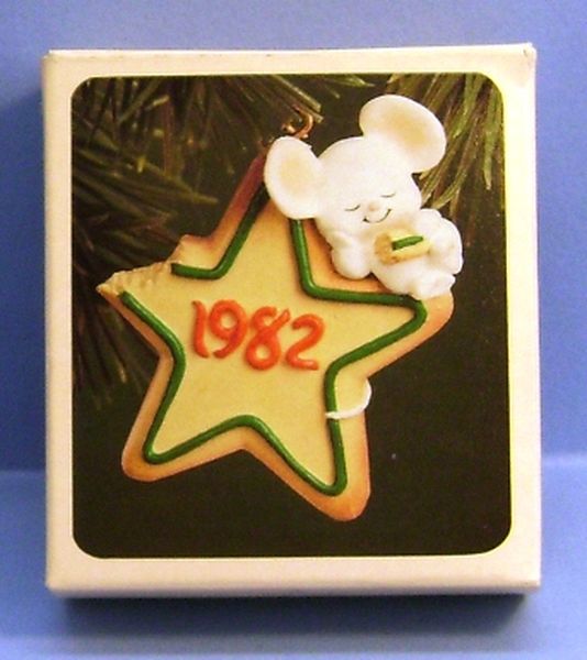 Aunt Krismas 'Cookie Mouse' ornament by Linda Sickman. Year: 1982 - N/A series #0. 'No Box' condition.