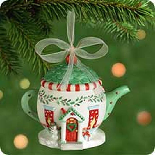 Aunt Krismas 'Cozy Home' ornament by LaDene Votruba. Year: 2001 - N/A series #0. 'Mint In Box' condition.