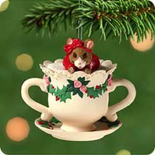 Aunt Krismas 'Grandmother' ornament by Sharon Pike. Year: 2001 - N/A series #0. 'Mint In Box' condition.