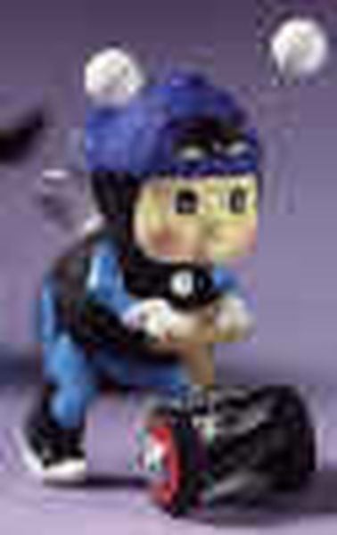 Aunt Krismas 'Bee Busy' ornament by Sue Tague. Year: 2001 - N/A series #0. 'Mint In Box' condition.