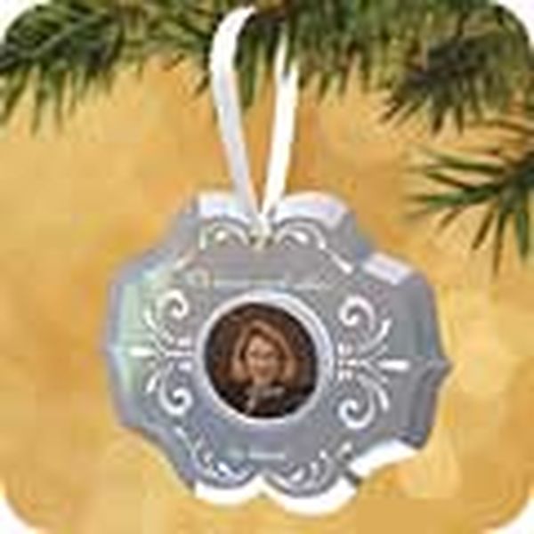 Aunt Krismas 'By Heart - Photo Holder' ornament by LaDene Votruba. Year: 2002 - Family Tree series #0. 'Mint In Box' condition.