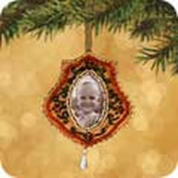 Aunt Krismas 'Love Lives On - Photo Holder' ornament by LaDene Votruba. Year: 2002 - Family Tree series #0. 'Mint In Box' condition.