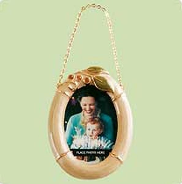Aunt Krismas 'Life's Greatest Blessing' ornament by Joanne Eschrich. Year: 2004 - Family Tree series #0. 'Mint In Box' condition.