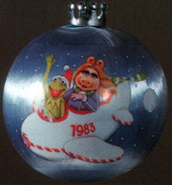 Aunt Krismas 'The Muppets' ornament by Hallmark. Year: 1983 - Muppets series #0. 'Slightly Damaged Box' condition.