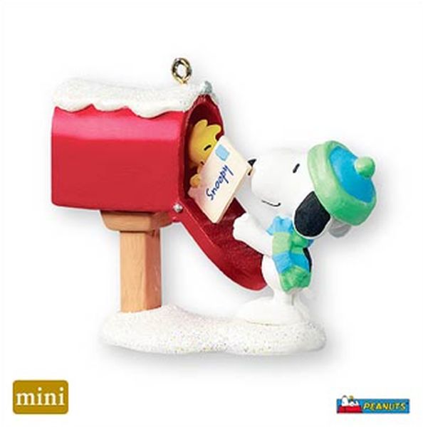 Aunt Krismas 'Winter Fun With Snoopy' ornament by Tracy Larsen. Year: 2007 - Winter Fun With Snoopy series #10. 'Mint In Box' condition.