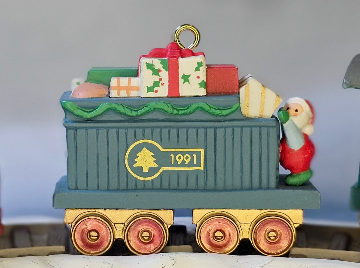 Claus & Co. RR. - Gift Car