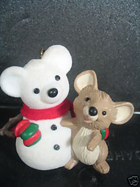 Aunt Krismas 'Snow Buddies' ornament by Peter Dutkin. Year: 1986 - N/A series #0. 'No Box' condition.