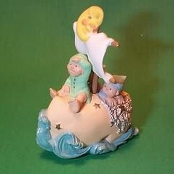 Aunt Krismas 'Wynken, Blynken and Nod' ornament by Donna Lee. Year: 1986 - N/A series #0. 'Mint In Box' condition.