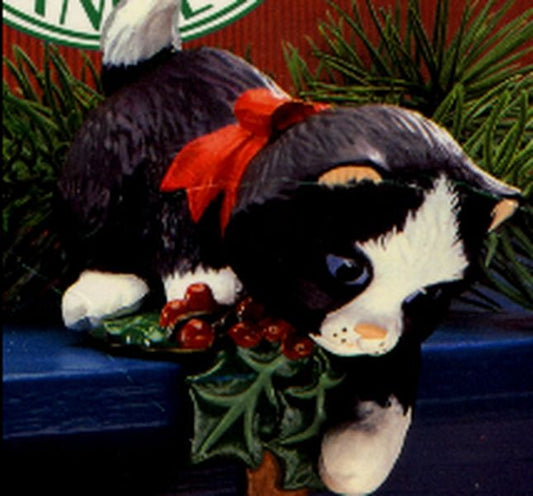 Aunt Krismas 'Black and White Kitten- Stocking Hanger' ornament by Ruth Donikowski. Year: 1986 - N/A series #0. 'Mint In Box' condition.