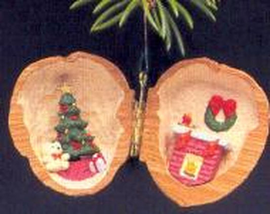 Aunt Krismas 'In a Nutshell' ornament by Duane Unruh. Year: 1987 - N/A series #0. 'Mint In Box' condition.