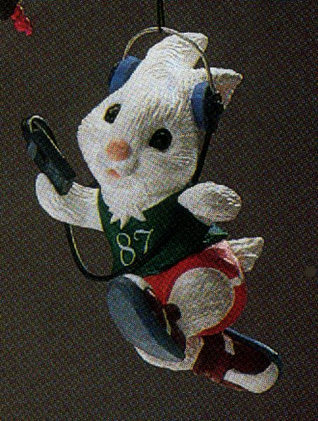 Aunt Krismas 'Jogging Through The Snow' ornament by Peter Dutkin. Year: 1987 - N/A series #0. 'Slightly Damaged Box' condition.