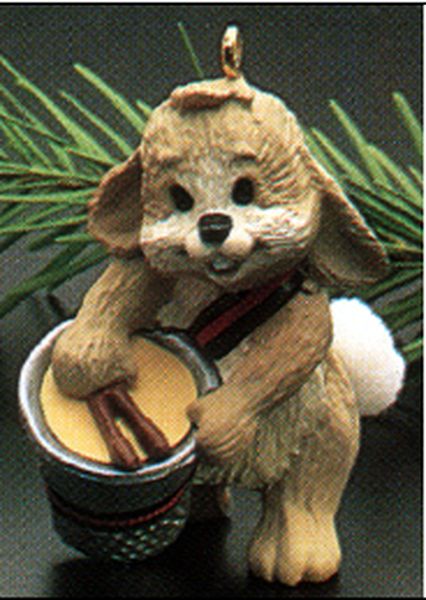 Aunt Krismas 'Thimble Drummer' ornament by Bob Siedler. Year: 1987 - Thimble series #10. 'Mint In Box' condition.