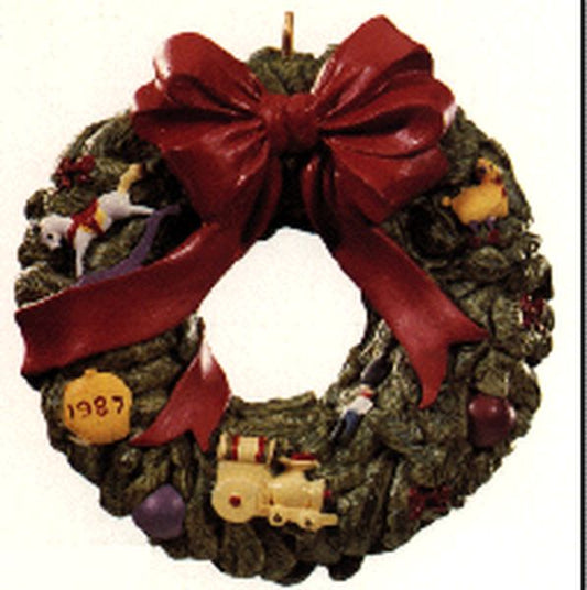 Aunt Krismas 'Wreath of Memories' ornament by Duane Unruh. Year: 1987 - N/A series #0. 'Mint In Box' condition.