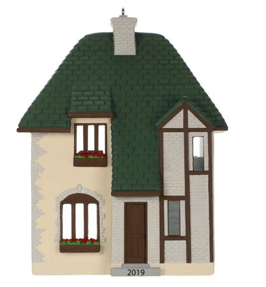 Aunt Krismas 'Noble Tudor' ornament by Don Palmiter. Year: 2019 - Nostalgic Houses & Shops series #36. 'Mint In Box' condition.
