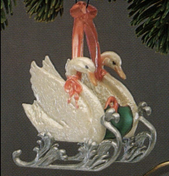 Aunt Krismas 'Sweetheart' ornament by Duane Unruh. Year: 1988 - N/A series #0. 'No Box' condition.
