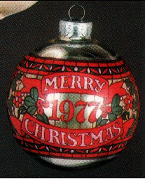Aunt Krismas 'Stained Glass' ornament by Hallmark. Year: 1977 - N/A series #0. 'No Box' condition.