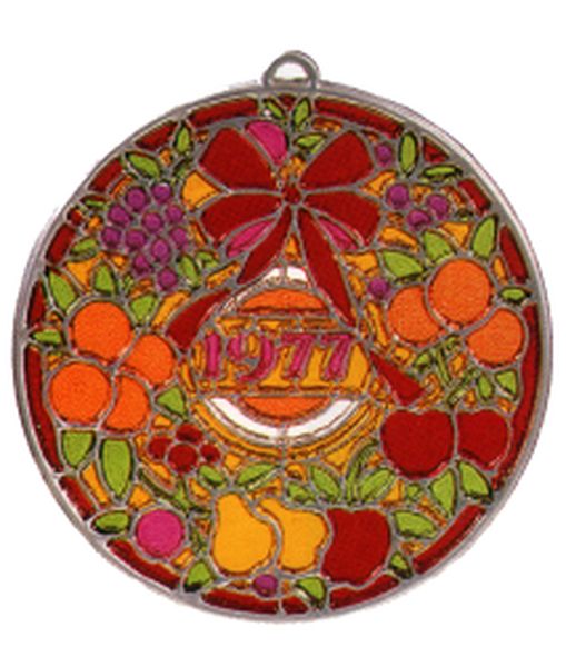 Aunt Krismas 'Wreath (Colors of Christmas)' ornament by Hallmark. Year: 1977 - N/A series #0. 'No Box' condition.