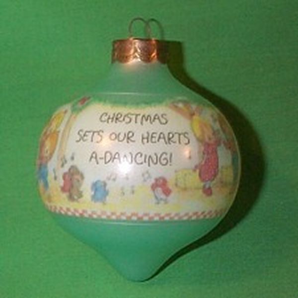 Aunt Krismas 'Christmas Sets Our Hearts a Dancing' ornament by Hallmark. Year: 1992 - Betsey's Country Christmas series #1. 'Mint In Box' condition.