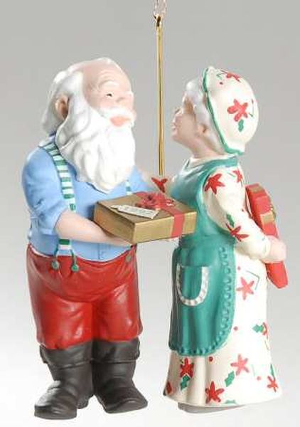 Aunt Krismas 'Gift Exchange' ornament by Duane Unruh. Year: 1992 - Mr. and Mrs. Claus series #7. 'Mint In Box' condition.