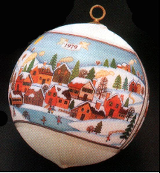 Aunt Krismas 'New Home' ornament by Hallmark. Year: 1979 - N/A series #0. 'No Price Tag' condition.