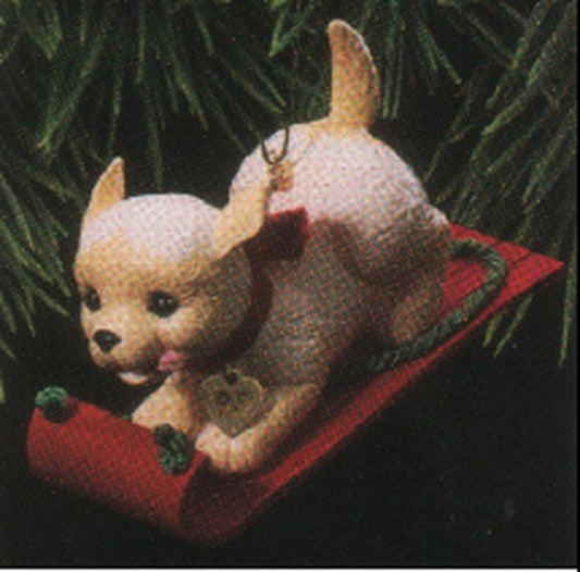 Aunt Krismas 'Golden Retriever' ornament by Anita Marra Rogers. Year: 1993 - Puppy Love series #3. 'No Box' condition.