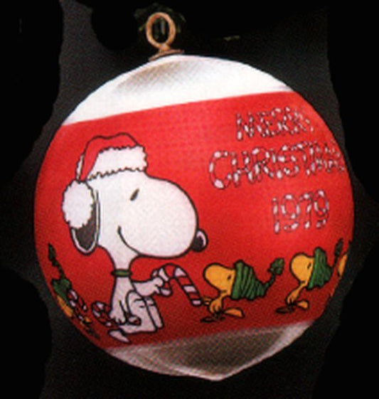 Aunt Krismas 'Peanuts (Time to Trim)' ornament by Hallmark. Year: 1979 - Peanuts Ball  series #0. 'No Box' condition.