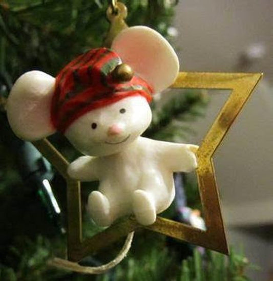 Aunt Krismas 'Swingin' On A Star' ornament by Linda Sickman. Year: 1980 - N/A series #0. 'No Box' condition.
