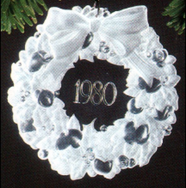 Aunt Krismas 'Wreath' ornament by Hallmark. Year: 1980 - N/A series #0. 'No Price Tag' condition.