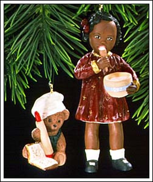 Aunt Krismas 'Nikki' ornament by Martha Root. Year: 1997 - All God's Children series #2. 'Mint In Box' condition.
