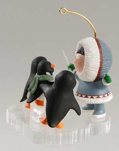 Aunt Krismas 'Penguins' ornament by Ed Seale. Year: 1998 - Frosty Friends series #19. 'Mint In Box' condition.