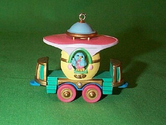 Aunt Krismas 'Passenger Car' ornament by Ken Crow. Year: 1998 - Cottontail Express series #3. 'Mint In Box' condition.