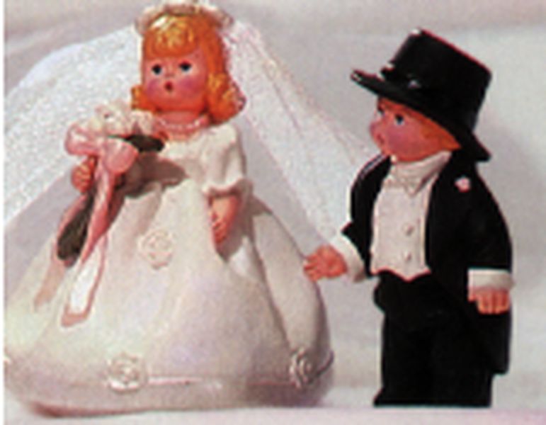 Aunt Krismas 'Bride and Groom' ornament by John (Collin) Francis . Year: 1998 - Madame Alexander  series #0. 'Mint In Box' condition.