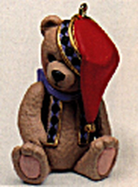 Aunt Krismas 'Waiting for a Hug' ornament by Robert Chad. Year: 1999 - N/A series #0. 'No Box' condition.