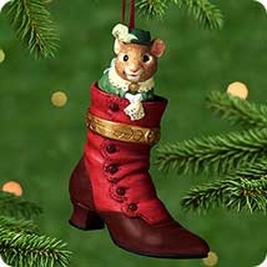 Aunt Krismas 'Fashion Afoot' ornament by Joanne Eschrich. Year: 2000 - Fashion Afoot series #1. 'Mint In Box' condition.