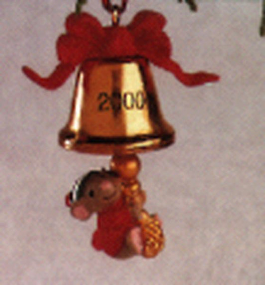 Aunt Krismas 'A Friend Chimes In' ornament by Sue Tague. Year: 2000 - N/A series #0. 'Mint In Box' condition.