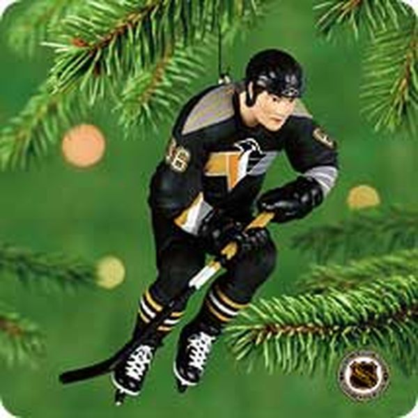 Aunt Krismas 'Mario Lemieux' ornament by Hallmark. Year: 2001 - Hockey Greats  series #0. 'Mint In Box' condition.