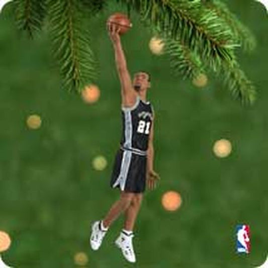 Aunt Krismas 'Tim Duncan' ornament by Duane Unruh. Year: 2001 - Hoop Stars series #7. 'Mint In Box' condition.