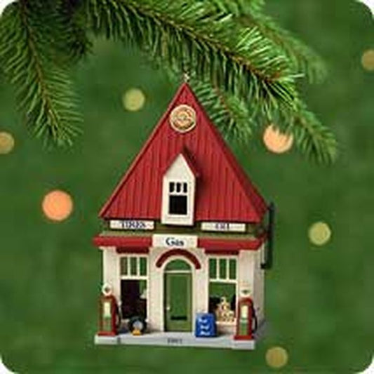 Aunt Krismas 'Service Station' ornament by Don Palmiter. Year: 2001 - Nostalgic Houses & Shops series #18. 'Mint In Box' condition.