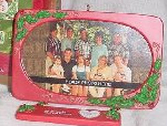 Aunt Krismas 'Our Family' ornament by Joyce Lyle. Year: 2001 - N/A series #0. 'Mint In Box' condition.